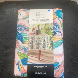 NWT mainstays 70” round PEVA tablecloth, tropical